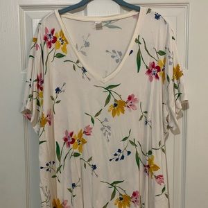 White floral luxe old navy v neck